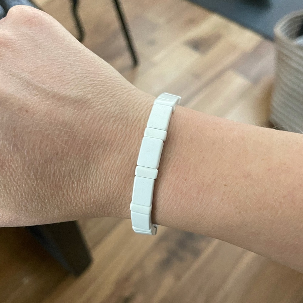 Roxanne Assoulin white block party bracelet